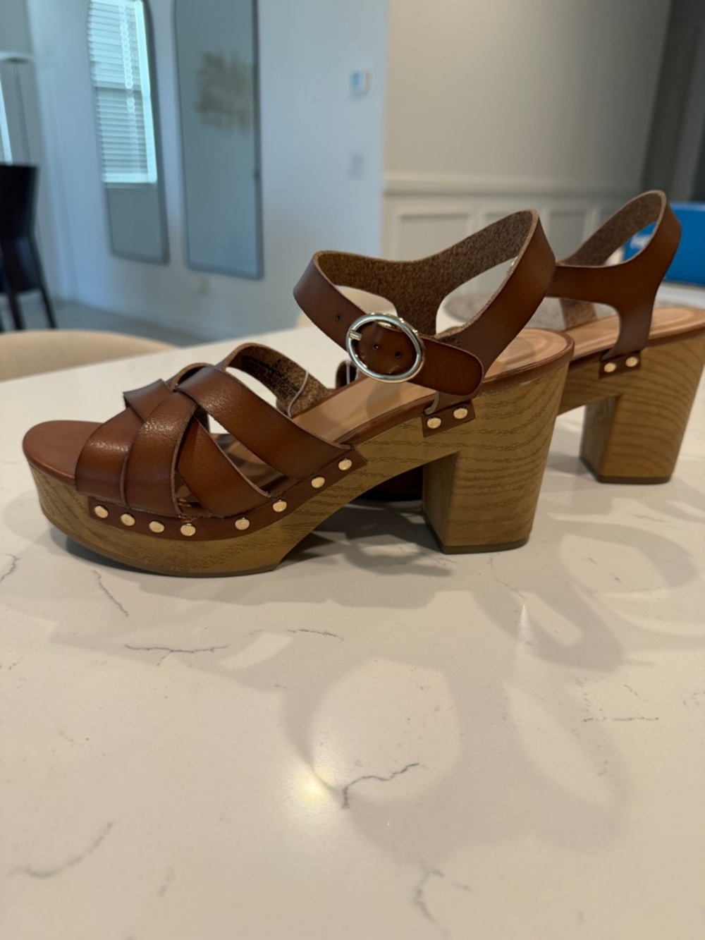 Old Navy Brown Leather Platform Clog Sandals with Stud Accents - Picture 4 of 6